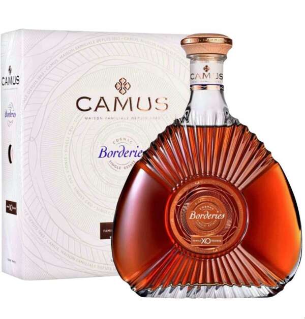 CAMUS COGNAC XO BORBDEIRIES.